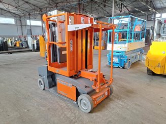 Plataforma com mastro vertical JLG TOUCAN DUO