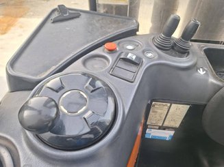 Stacker com condutor transportado Caterpillar NSR16N
