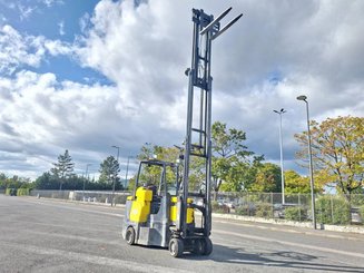 Empilhadeira para corredor estreito Aisle Master 20SE