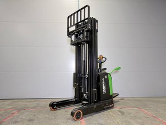Levantador com plataforma dobrável Hangcha CQDB16-AC2S-I