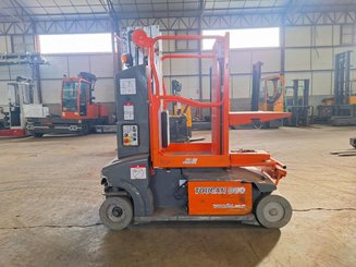 Plataforma com mastro vertical JLG TOUCAN DUO