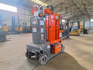 Plataforma com mastro vertical JLG TOUCAN DUO