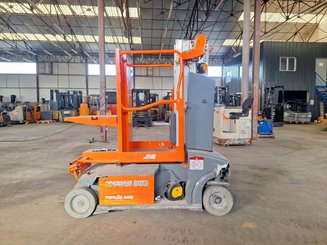 Plataforma com mastro vertical JLG TOUCAN DUO