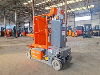 Plataforma com mastro vertical JLG TOUCAN DUO