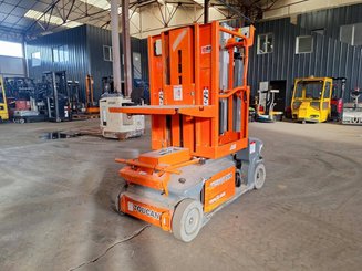 Plataforma com mastro vertical JLG TOUCAN DUO
