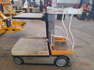 Plataforma com mastro vertical Crown WAVE50-84