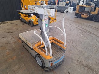 Plataforma com mastro vertical Crown WAVE50-84