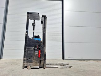 Stacker com condutor transportado Caterpillar NSR16NI