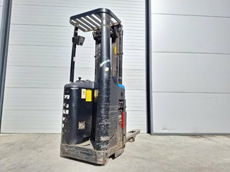 Stacker com condutor transportado Caterpillar NSR16NI