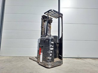 Stacker com condutor transportado Caterpillar NSR16NI