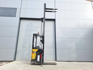 Stacker com condutor transportado Caterpillar NSR20N