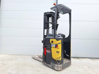 Stacker com condutor transportado Caterpillar NSR20N