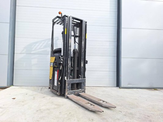 Stacker com condutor transportado Caterpillar NSR20N - 1