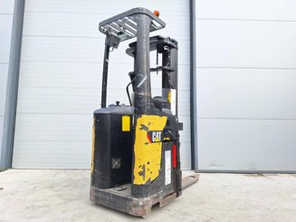 Stacker com condutor transportado Caterpillar NSR20N