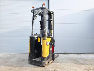 Stacker com condutor transportado Caterpillar NSR20N