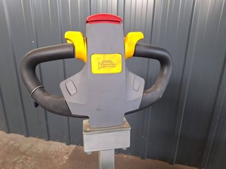 Trator de reboque STI PTA2A