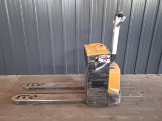 Porta-paletes eléctrico com condutor a pé Caterpillar NPP20N2