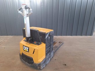 Porta-paletes eléctrico com condutor a pé Caterpillar NPP20N2E