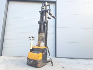Stacker com condutor a pé Caterpillar NSP16N2