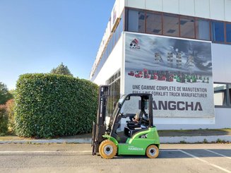 Empilhador de contrapeso 4 rodas Hangcha XC25i - 2