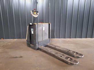 Porta-paletes eléctrico com condutor a pé Crown WP3080