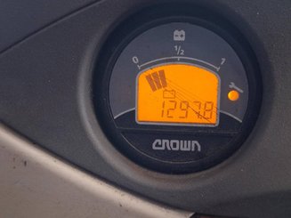 Porta-paletes eléctrico com condutor a pé Crown WP3080