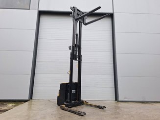 Levantador com braços circundantes Caterpillar NSP16N2S