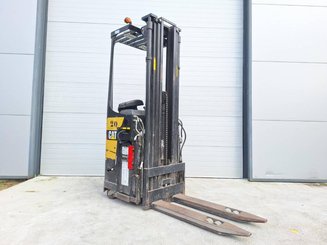 Stacker com condutor transportado Caterpillar NSR16N - 1