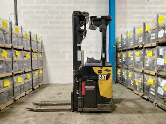 Stacker com condutor transportado Caterpillar NSR20N