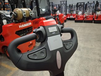 Porta-paletes eléctrico com condutor a pé Hangcha CBD20-AC2
