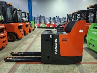 Porta-paletes eléctrico com condutor transportado Hangcha CBD20-AC2S-SU - 1