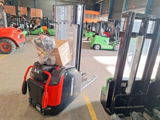 Levantador com plataforma dobrável Hangcha  CDD16-AC2S-L 