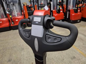 Porta-paletes eléctrico com condutor a pé Hangcha CBD20-AC2