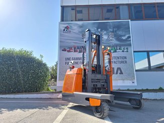 Empilhador retráctil de 4 direcções Hubtex DQ45D
