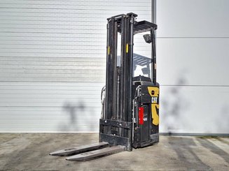 Stacker com condutor transportado Caterpillar NSR16N - 1