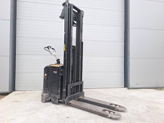 Stacker com condutor a pé Caterpillar NSV16Ni