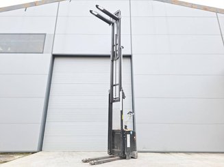 Stacker com condutor a pé Caterpillar NSV16Ni