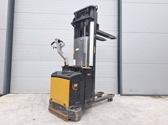 Stacker com condutor a pé Caterpillar NSV16Ni