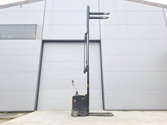 Stacker com condutor a pé Caterpillar NSV16Ni