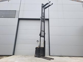 Stacker com condutor a pé Caterpillar NSV16Ni