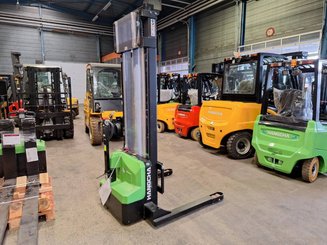Stacker com condutor a pé Hangcha CTD15-A2MC2-iSZ