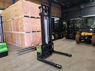 Stacker com condutor a pé Hangcha CTD15-A2MC2-iSZ