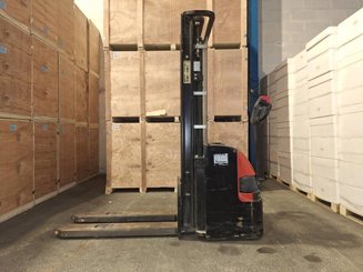 Stacker com condutor a pé Hangcha CDD12-E