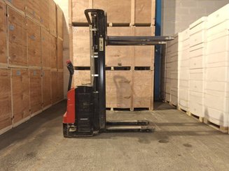 Stacker com condutor a pé Hangcha CDD12-E