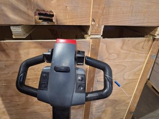 Stacker com condutor a pé Hangcha CDD12-E