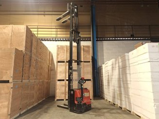 Stacker com condutor a pé Hangcha CDD12-E