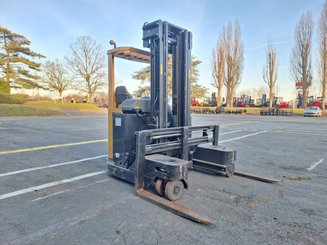 Empilhadores Retrácteis Multidirecionais Caterpillar NRM20K