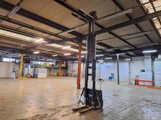 Stacker com condutor a pé Caterpillar NSP16N2