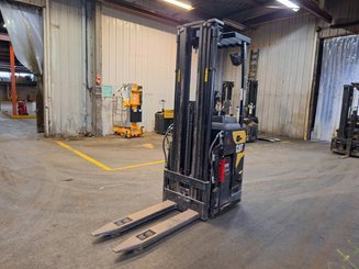 Stacker com condutor transportado Caterpillar NSR16N - 1