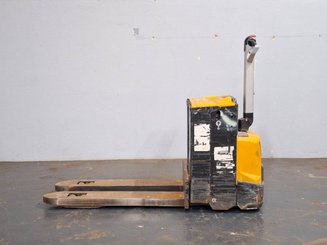 Porta-paletes eléctrico com condutor a pé Caterpillar NPP20N2E